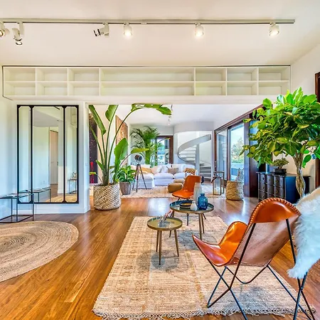 Skylife Art Gallery Loft - Riverfront Art Sanctuary 로마