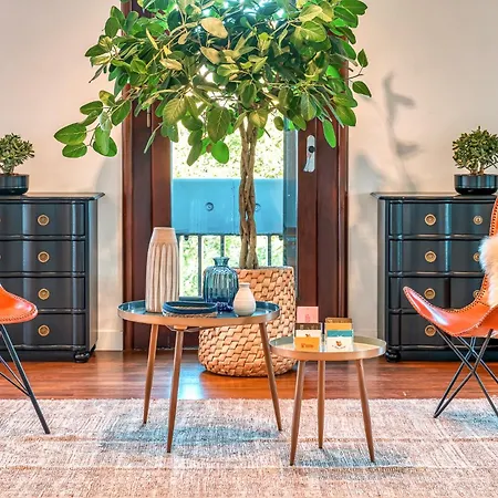 Skylife Art Gallery Loft - Riverfront Art Sanctuary 아파트 로마