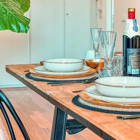 아파트 Skylife Art Gallery Loft - Riverfront Art Sanctuary *