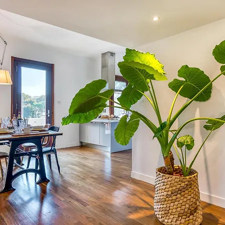 아파트 Skylife Art Gallery Loft - Riverfront Art Sanctuary *