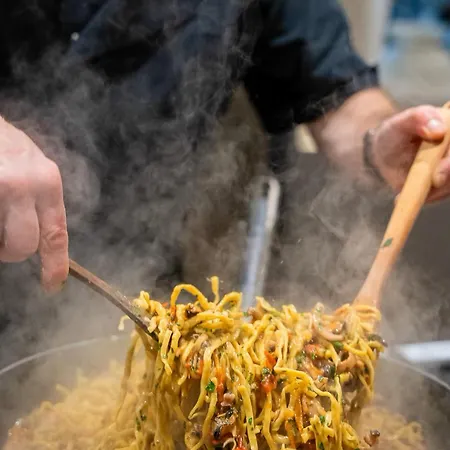 아파트 Skylife Art Gallery Loft - Riverfront Art Sanctuary *