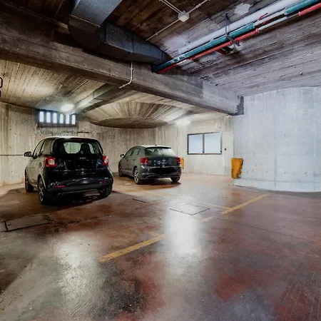 Skylife Art Gallery Loft - Riverfront Art Sanctuary *