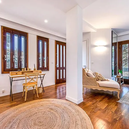 Skylife Art Gallery Loft - Riverfront Art Sanctuary * Rome